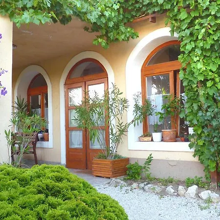 Dorka Vendeghaz Apartament