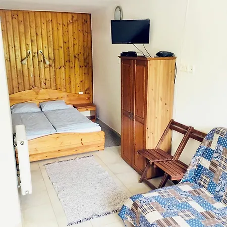 Dorka Vendeghaz Daire