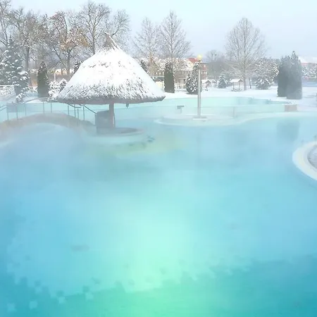 Dorka Vendeghaz Apartament Kehidakustány